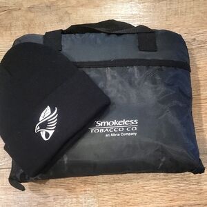 Black Smokeless Tobacco Co. Travel Blanket and Beanie Set